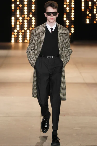 Look 3